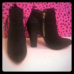 Black ankle top zipper booties for fancy nights!☺️